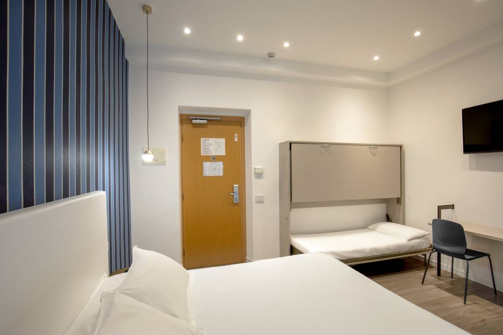 Hotel-La-Scaletta-Ostia-triple-room-with-view-9