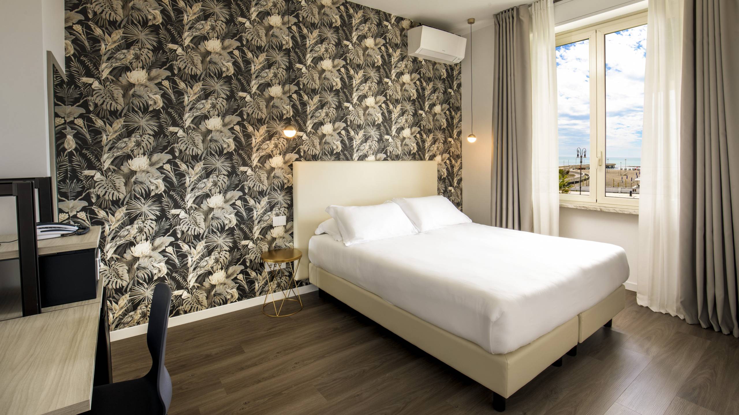 Hotel-La-Scaletta-Ostia-twin-room-with-view-29