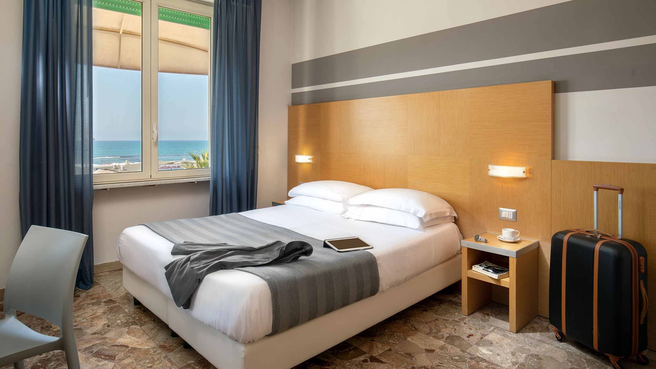 Hotel-La-Scaletta-Ostia-twin-room-with-view-5